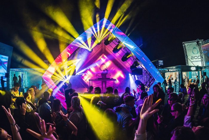 Ilustračný obrázok k článku Bezdymová zóna na Pohode 2023 v znamení recyklácie, humoru a jedinečných zážitkov!