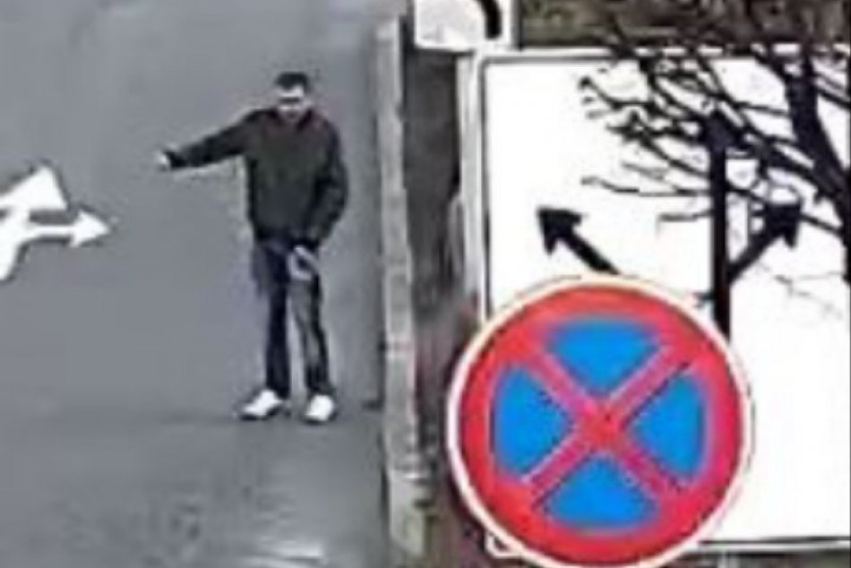 Ilustračný obrázok k článku OHAVNÝ čin v múzeu: Páchateľ poškodil MAKETU mestu, polícia pátra po mužovi, FOTO