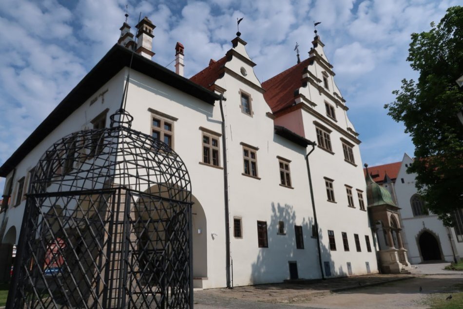 Ilustračný obrázok k článku Plesnivá radnica v Levoči je minulosť, bude tam aj kaviareň: Čoskoro ju sprístupnia, FOTO