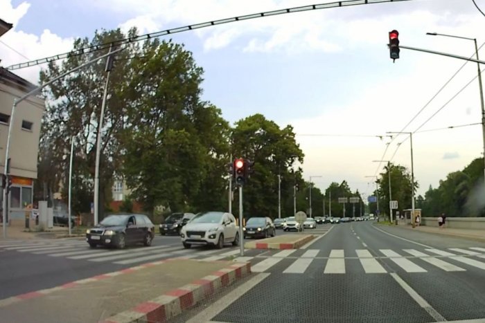 Ilustračný obrázok k článku Ako fungujú nové SEMAFORY v Bystrici? Viceprimátor má pre vodičov VYSVETLENIE