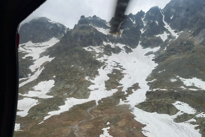 Ilustračný obrázok k článku V horách opatrne, v niektorých polohách sú ešte snehové polia: Čo odporúčajú záchranári?