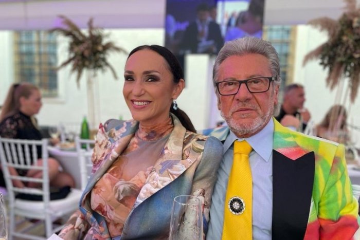 Ilustračný obrázok k článku SVET O SLOVENSKU: Sisa Sklovská ukázala silikóny, manžel bol na ňu pyšný ako páv