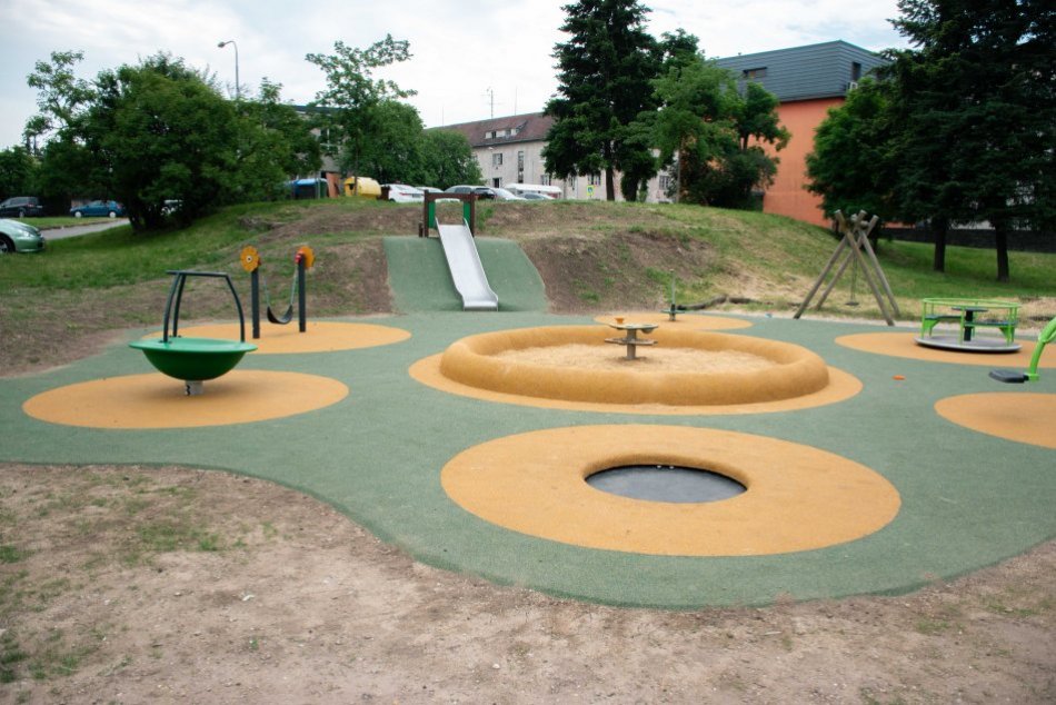 Ilustračný obrázok k článku Mesto vybudovalo NOVÉ ihrisko pre najmenšie deti: Z pôvodného zostala len hojdačka