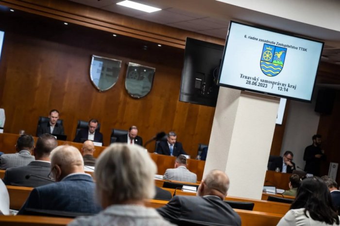 Ilustračný obrázok k článku Krajskí poslanci schválili prijatie 20-MILIÓNOVÉHO úveru: Na čo budú použité peniaze?