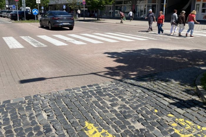 Ilustračný obrázok k článku Zvolenčanov čakajú OBMEDZENIA: Oprava prahu pre spomalenie potrvá týždne