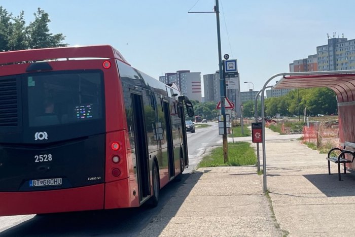 Ilustračný obrázok k článku ZBYSTRITE všetci, ktorí cestujete MHD: Od zajtra bude premávať v prázdninovom režime