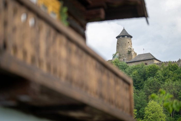 Ilustračný obrázok k článku Obnova viacerých častí je UKONČENÁ: Do Ľubovnianskeho hradu na to vrazili vyše milión eur