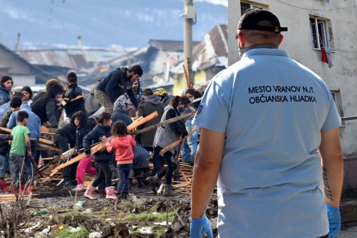 Ilustračný obrázok k článku Viac PORIADKU a vyššia bezpečnosť: Na podporu rómskych hliadok pôjdu DESIATKY miliónov eur