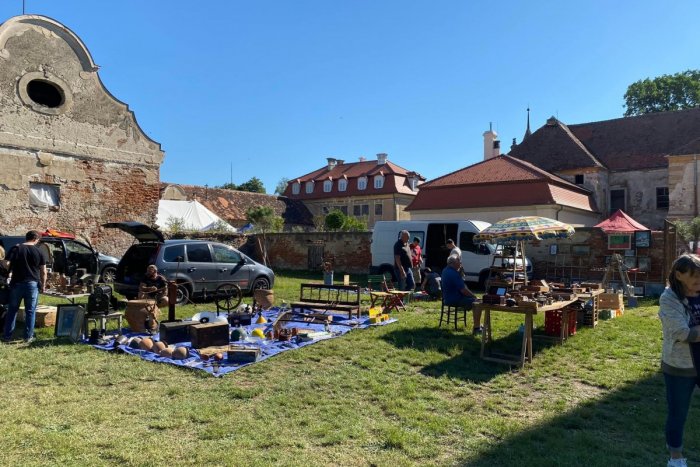 Ilustračný obrázok k článku Blíži sa Burza starožitností a remeselné TRHY: Novinkou budú aj prehliadky kaštieľa