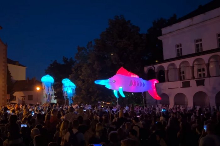 Ilustračný obrázok k článku Úchvatná ŠOU, aká sa veru len tak nevidí: Davy ľudí zažili Cestu do FANTÁZIE