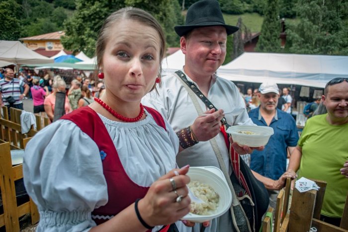 Ilustračný obrázok k článku Koncerty aj MAJSTROVSTVÁ v jedení halušiek: Vybrali sme TOP 10 akcií v Bystrici a okolí