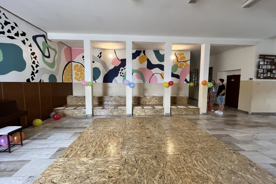 Ilustračný obrázok k článku V škole sa pýšia NOVINKOU: Neútulnú chodbu na východe zmenili na atraktívny priestor, FOTO