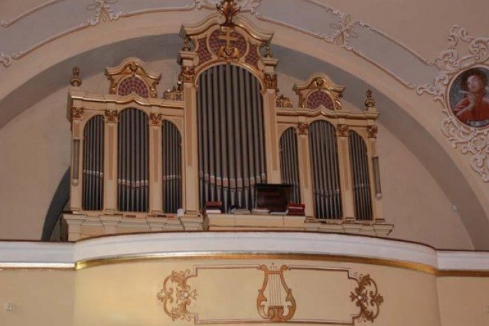 Ilustračný obrázok k článku Takmer STOROČNÝ organ je v zlom stave: Farnosť v Šali zbiera financie na opravu