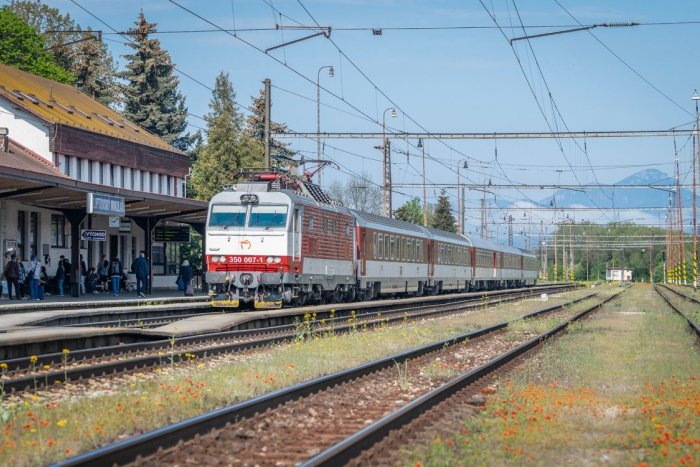 Ilustračný obrázok k článku Vo Vysokých Tatrách železnice navyšujú počet vlakov: Bude ich o ďalších 8 párov viac