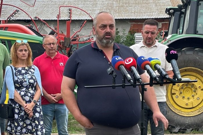 Ilustračný obrázok k článku Poľnohospodári sa boja o život: Riešte situáciu s medveďmi, inak chystáme PROTESTY!