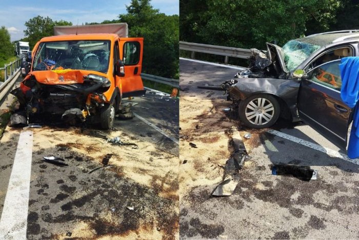 Ilustračný obrázok k článku VÁŽNA NEHODA v Trenčianskom kraji: Z áut ostala kopa plechu, cesta je uzavretá