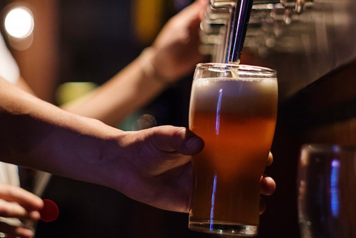 Ilustračný obrázok k článku Pivná legenda predtým ustála zemetrasenie aj prohibíciu: Známy pivovar po 127 rokoch KONČÍ