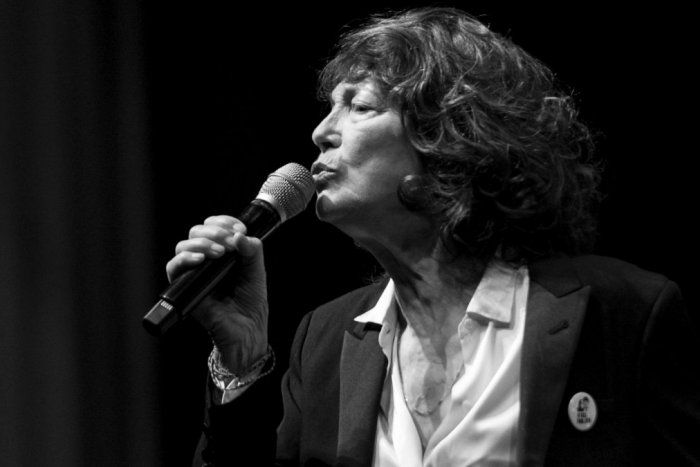 Ilustračný obrázok k článku Do umeleckého neba odišla ďalšia IKONA: Zomrela známa britská speváčka a herečka