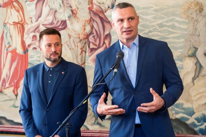 Ilustračný obrázok k článku Kličko navštívil Bratislavu, stretol sa s primátorom Vallom: Ukrajine posielame 25 autobusov