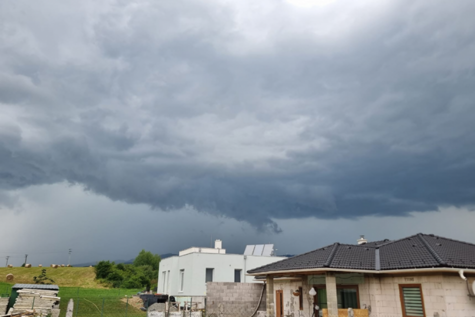 Ilustračný obrázok k článku Desivá supercela na FOTO neveštila nič dobré: Východom sa prehnali silné BÚRKY