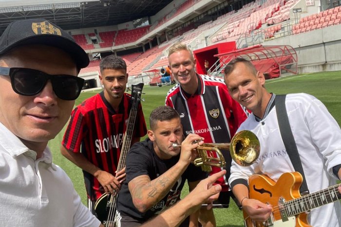 Ilustračný obrázok k článku Futbalisti Spartaka sa chopili hudobných nástrojov: Hudba z Marsu im zložila nový HIT