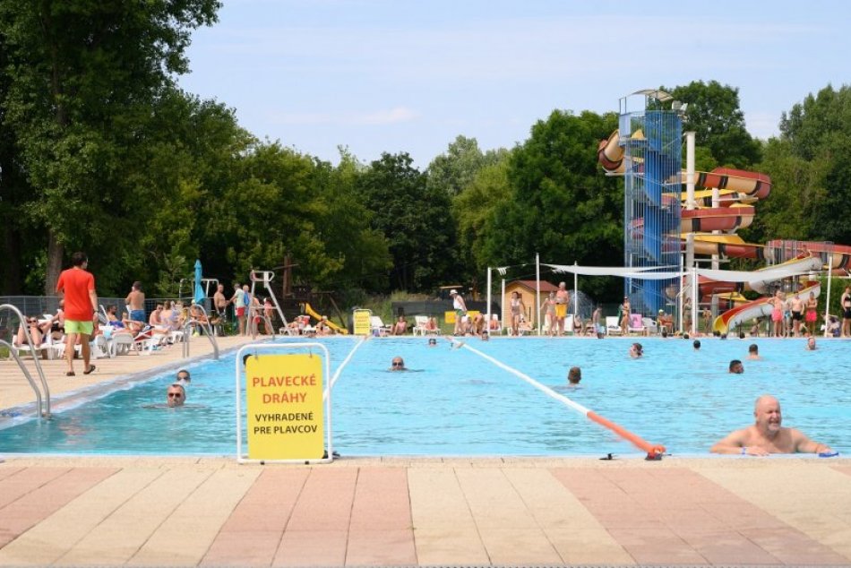 Ilustračný obrázok k článku PLÁVAŤ v Nitre sa dá iba na kúpalisku: Kryté BAZÉNY sú zatvorené!