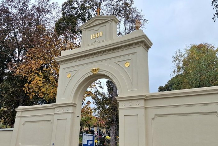 Ilustračný obrázok k článku Zlodej okradol ženu na CINTORÍNE: Stačila chvíľa a prišla o svoje veci