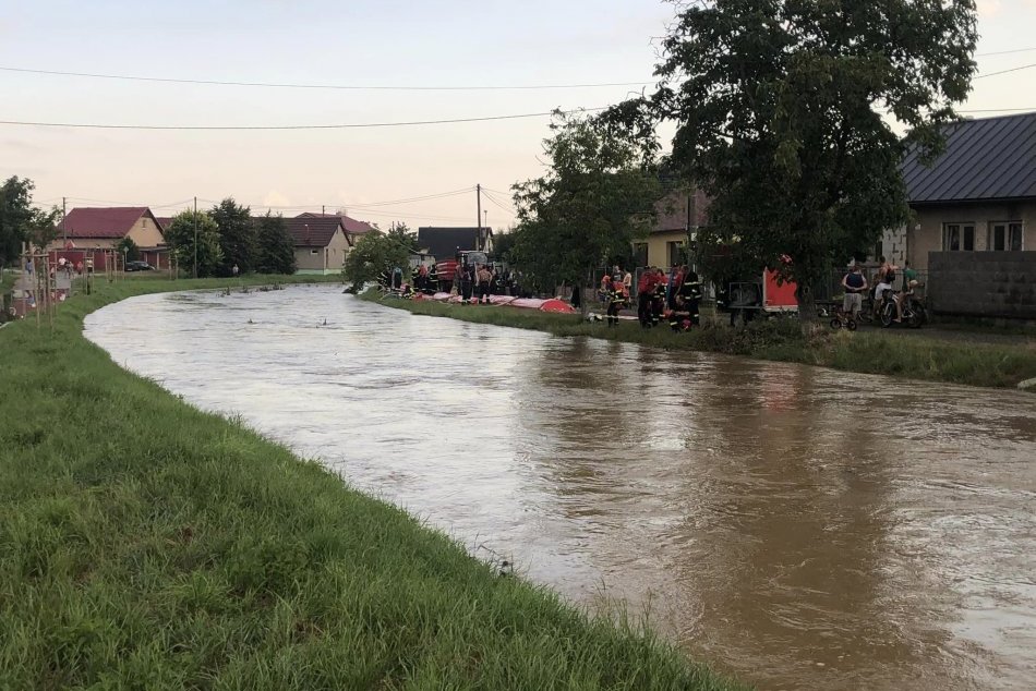 Ilustračný obrázok k článku Dôležitá pomôcka v obciach: Na východe osadili takmer 180 meračov, varujú pred POVODŇAMI