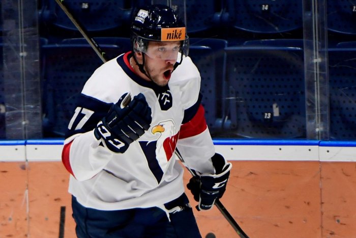 Ilustračný obrázok k článku Hokejový Slovan prišiel o hviezdu: Haščák povedal v kabíne, že KONČÍ Haščák!