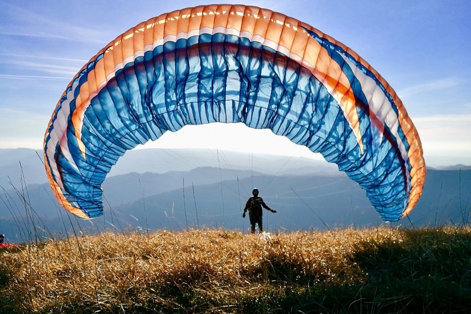 Ilustračný obrázok k článku Obdivuhodná VÝZVA paraglajdistu Martina: NEUVERÍTE, čo dokázal zdolať za rok, VIDEO