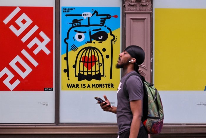 Ilustračný obrázok k článku Obrovský úspech slovenských umelcov: Do New Yorku sa dostali aj plagáty Petra z Trnavy