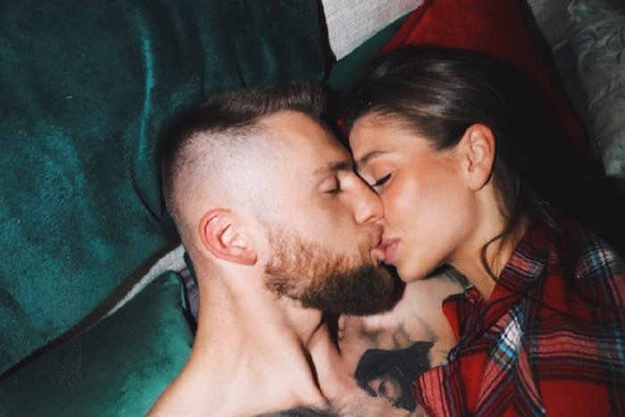 Ilustračný obrázok k článku SVET O SLOVENSKU: Lady Škriniar dráždi svet SEXY fotkou pri západe slnka