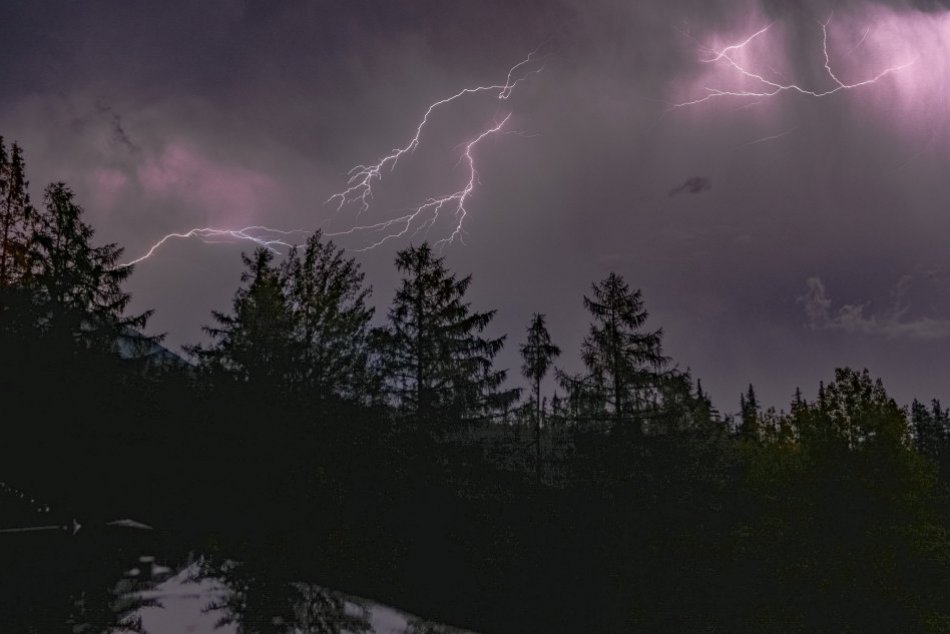 Ilustračný obrázok k článku DESIVÉ zábery z Vyšných Hágov: Silvio úžasne nafotil blesky, ktoré vzbudzujú rešpekt, FOTO