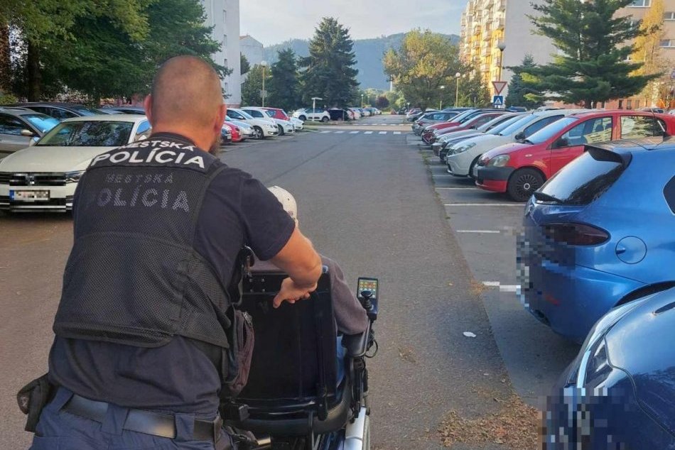 Ilustračný obrázok k článku Muž sa dočkal POMOCI v núdzi: Uviazol v meste, zasiahli však mestskí policajti, FOTO