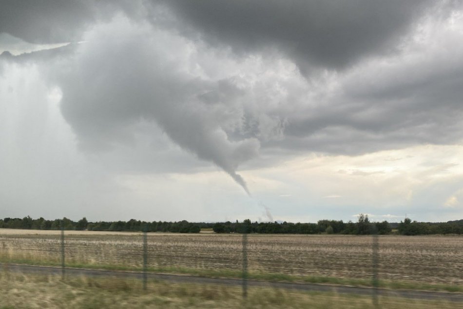 Ilustračný obrázok k článku Je to POTVRDENÉ!  V Česku zosadlo ďalšie tornádo, FOTO