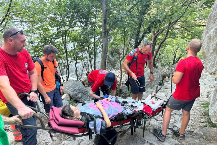 Ilustračný obrázok k článku Turistke v horách prišlo zle, následne začala RODIŤ: Tvrdí, že o tehotenstve ani nevedela!