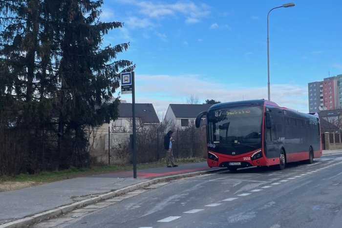 Ilustračný obrázok k článku Vyše 500 Bratislavčanov spísalo PETÍCIU, chcú zachovať linku 74: ČO na to kompetentní?