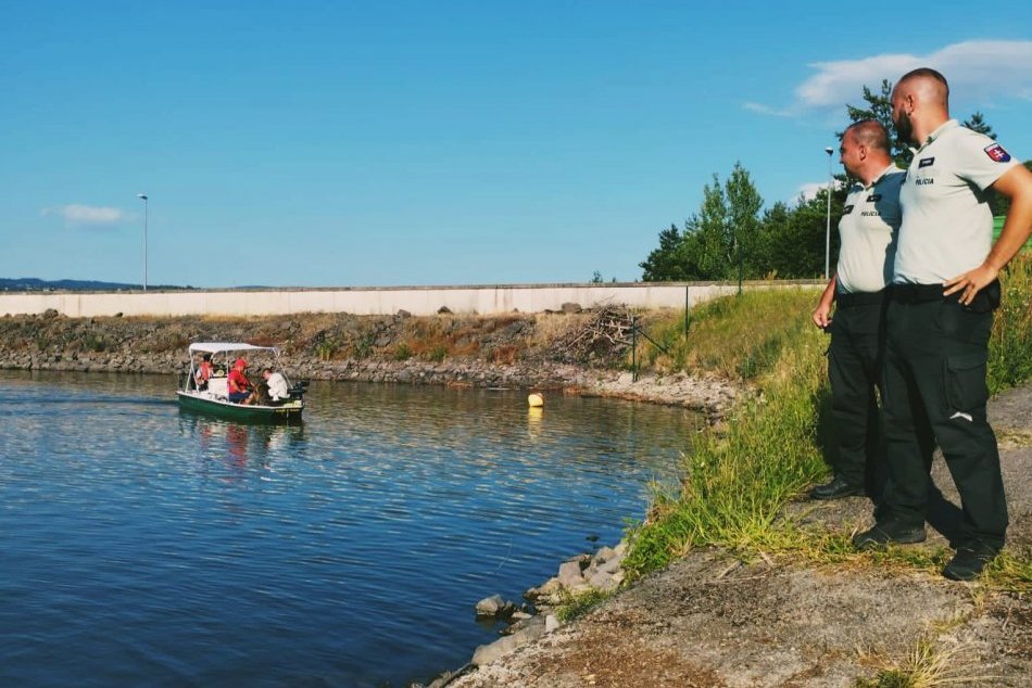 Ilustračný obrázok k článku Máme ďalšiu obeť letného kúpania? Na priehrade PÁTRAJÚ po nezvestnom mužovi, FOTO