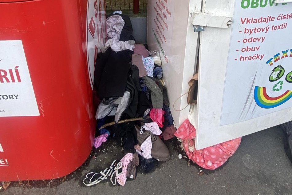 Ilustračný obrázok k článku Kontajnery na textil ničia VANDALI: Mesto sa rozhodlo zakročiť, FOTO