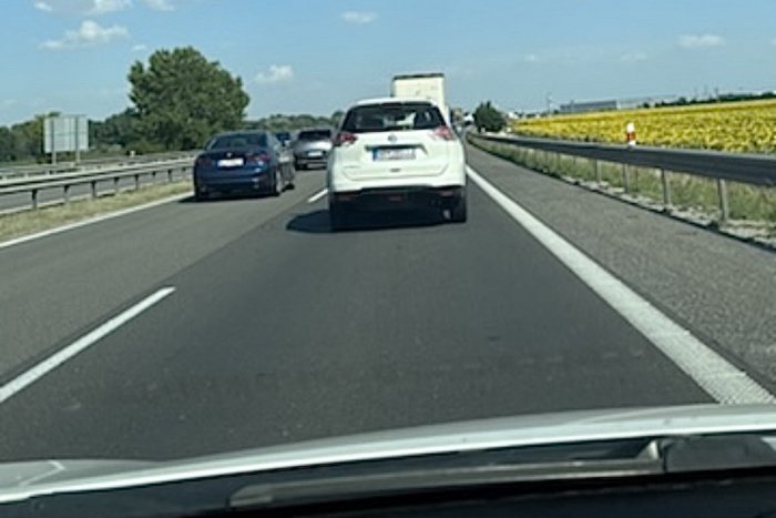 Ilustračný obrázok k článku Šoféri, vyzbrojte sa poriadnymi NERVAMI: Na tomto úseku sa zdržíte, tvoria sa KOLÓNY!