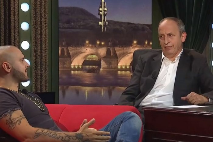 Ilustračný obrázok k článku Na svojom gauči si podal aj Rytmusa: Obľúbený zabávač Jan Kraus oslavuje SEDEMDESIATKU