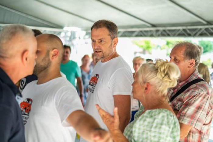 Ilustračný obrázok k článku VIDEO: Strkanice a vulgarizmy na mítingu OĽaNO na východe! Miestni si chceli podať MATOVIČA