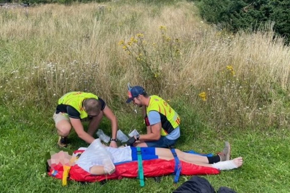 Ilustračný obrázok k článku Paraglajdista urpel viaceré PORANENIA: Osudným sa mu stal internetový kábel, FOTO