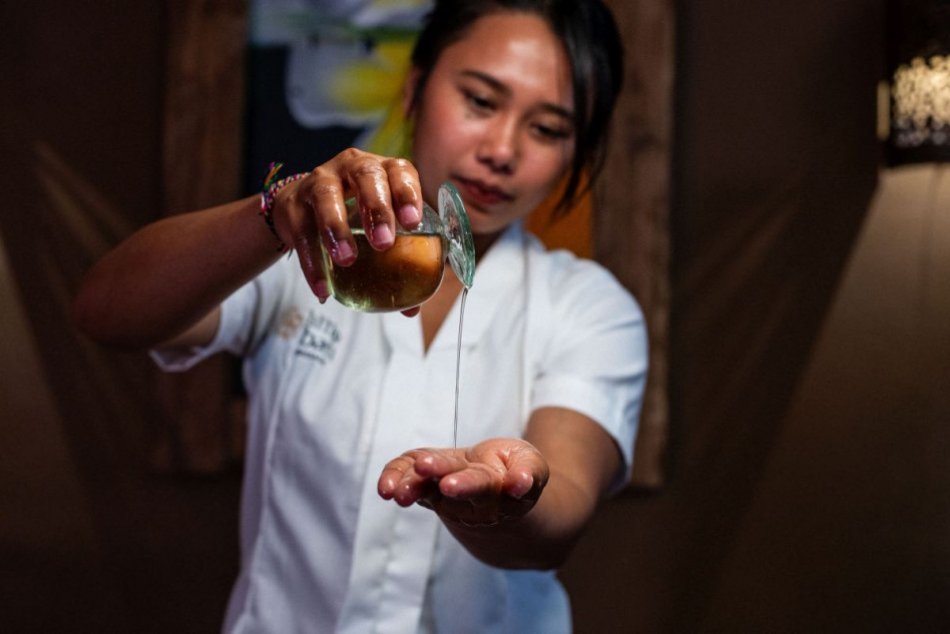 Ilustračný obrázok k článku Cítite sa unavene? Objavte čaro pravej indonézskej masáže, ktorá zharmonizuje vaše telo aj myseľ