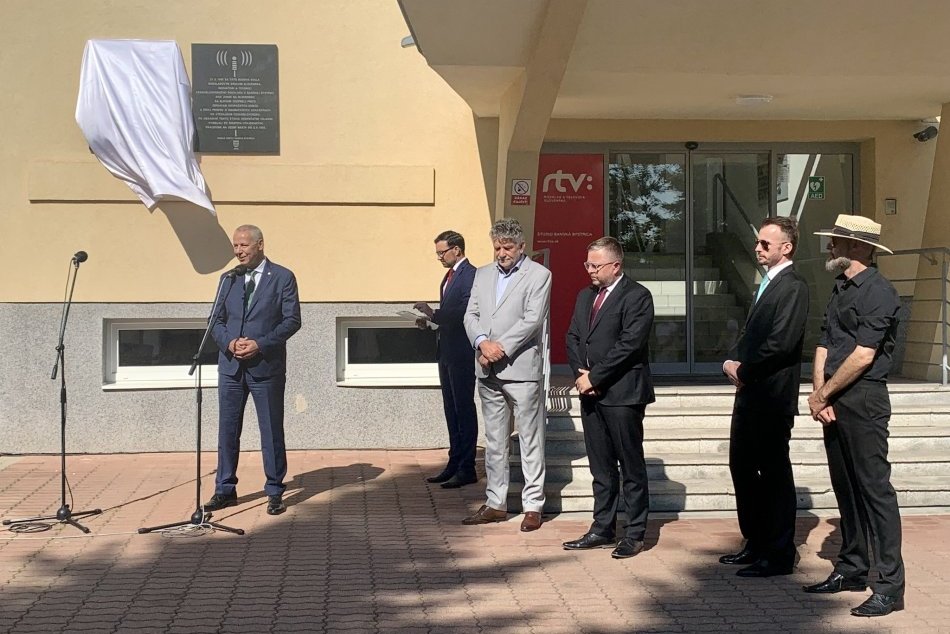 Ilustračný obrázok k článku Bystrica vzdala poctu VÝZNAMNEJ osobnosti: Udalosti augusta ´68 pripomína tabuľa, FOTO