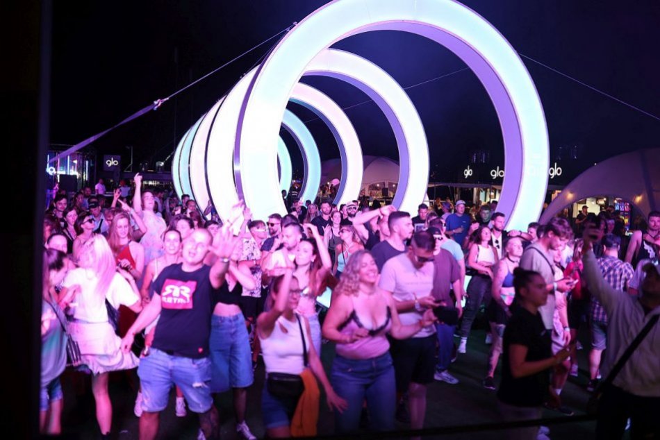 Ilustračný obrázok k článku V glo AIR zóne na festivale LOVESTREAM to žilo! Kto z hviezdnych hostí dorazil?