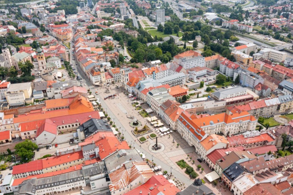 Ilustračný obrázok k článku Obľúbený bystrický FESTIVAL má novú ZNELKU: Čím zaujal VÍŤAZ porotu?