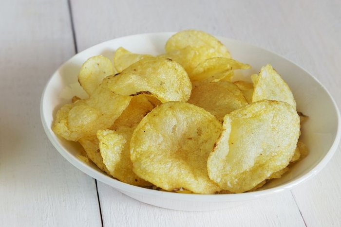 Ilustračný obrázok k článku Čipsy sú tu s nami už 170 rokov: Chrumkavá dobrota mala vzniknúť z POMSTY zákazníkovi