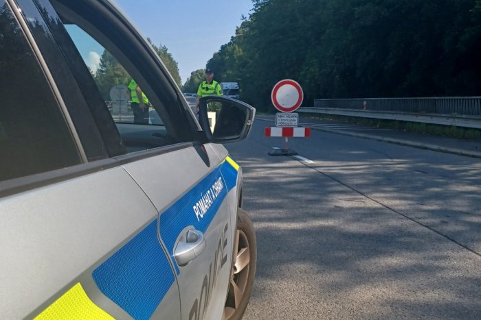 Ilustračný obrázok k článku HROMADNÁ nehoda na D2: Zrazili sa TRI autá, hlásia dve obete