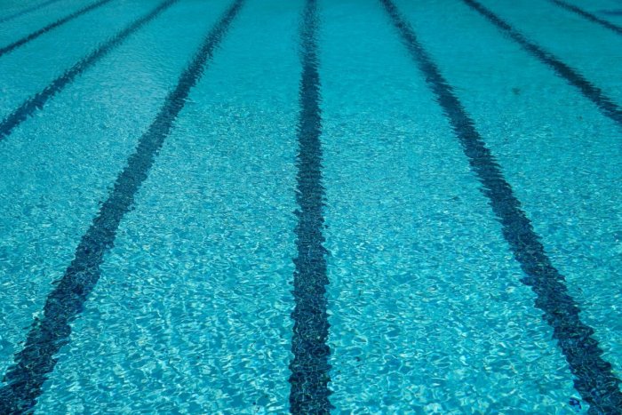 Ilustračný obrázok k článku UŠLACHTILÉ gesto Slovnaftu: Plaváreň s 25-metrovým bazénom sprístupnili pre verejnosť